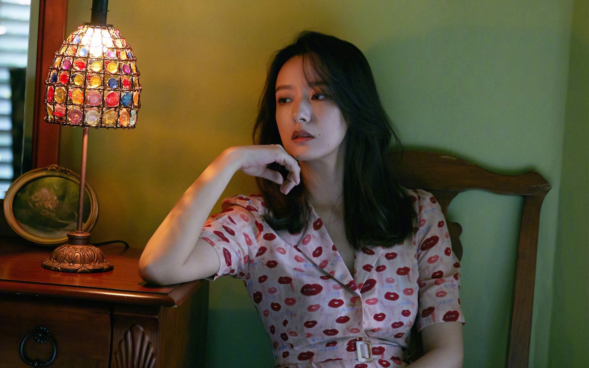 “英超冠军悬念待定,战局剑拔弩张”,英超冠军叫什么