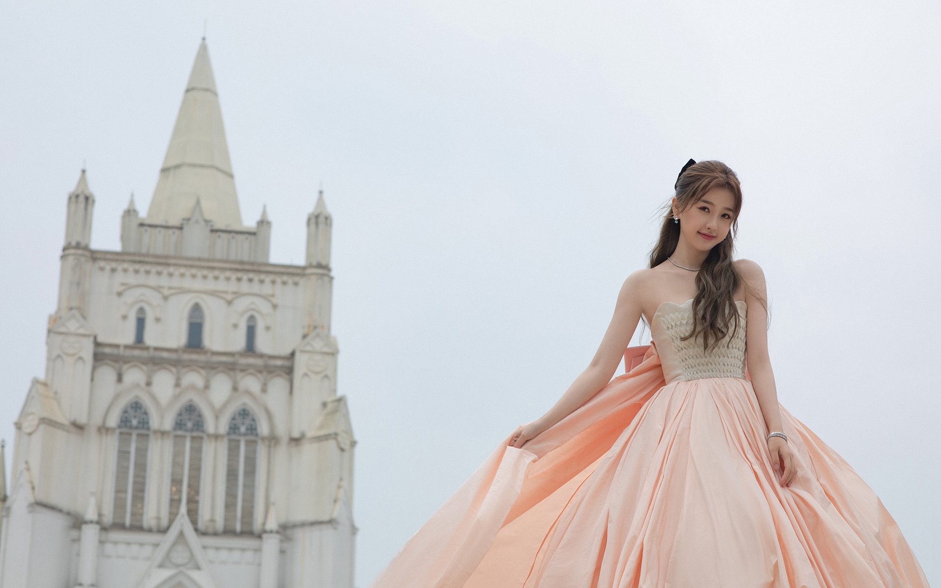 开云网站-河南球队在比赛中遭遇挑战，依然保持领先地位，河南职业球队