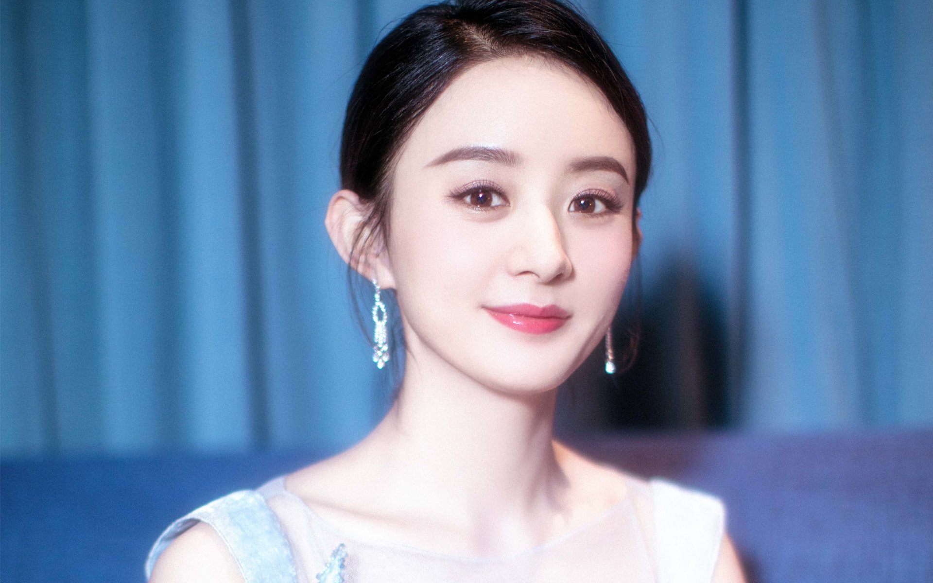 开云官网APP下载-冠军队主场庆祝仪式盛大举行，球迷情绪高涨，球队主场冠军旗帜