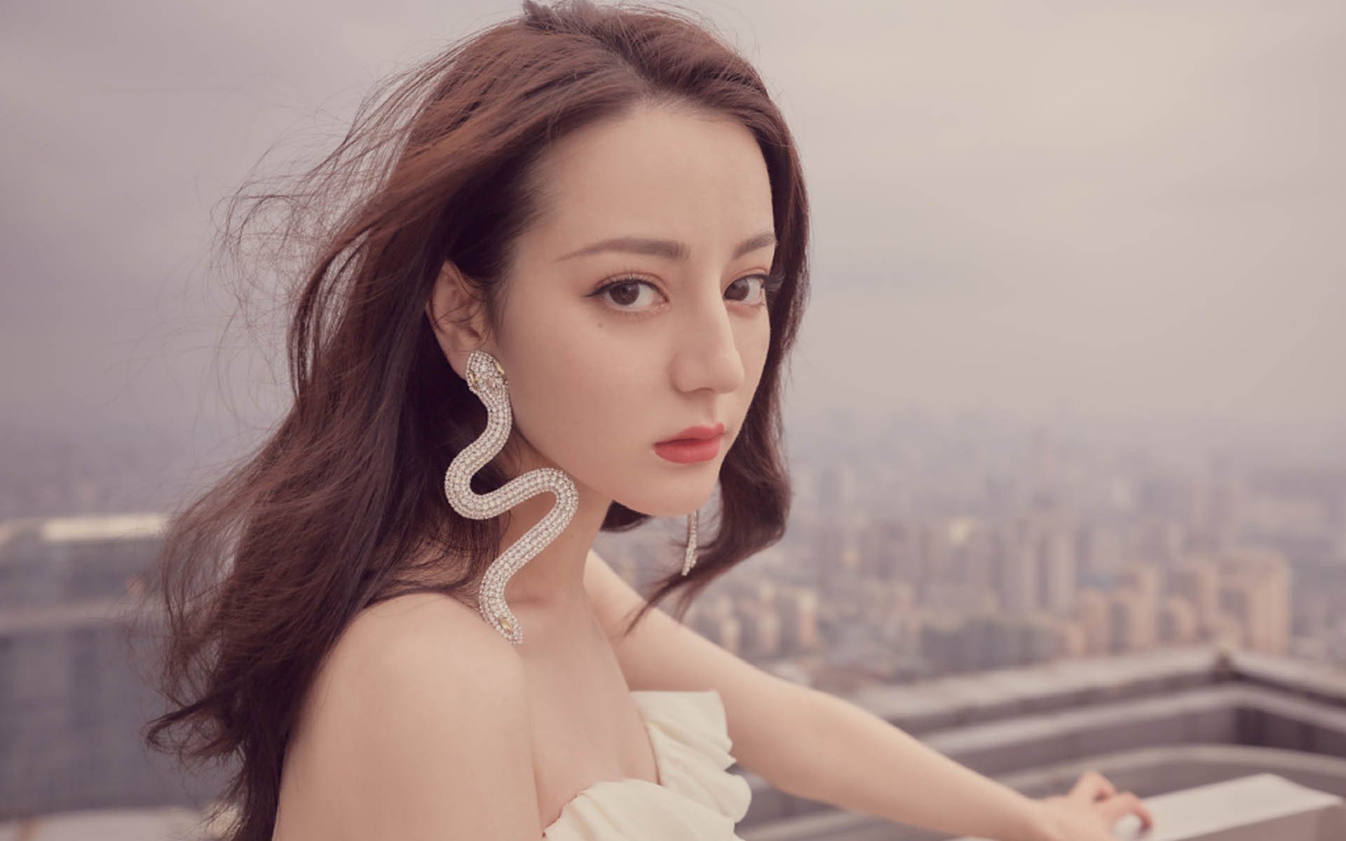 朱婷体验虚拟现实排球训练系统,朱婷的排球运动技能是什么