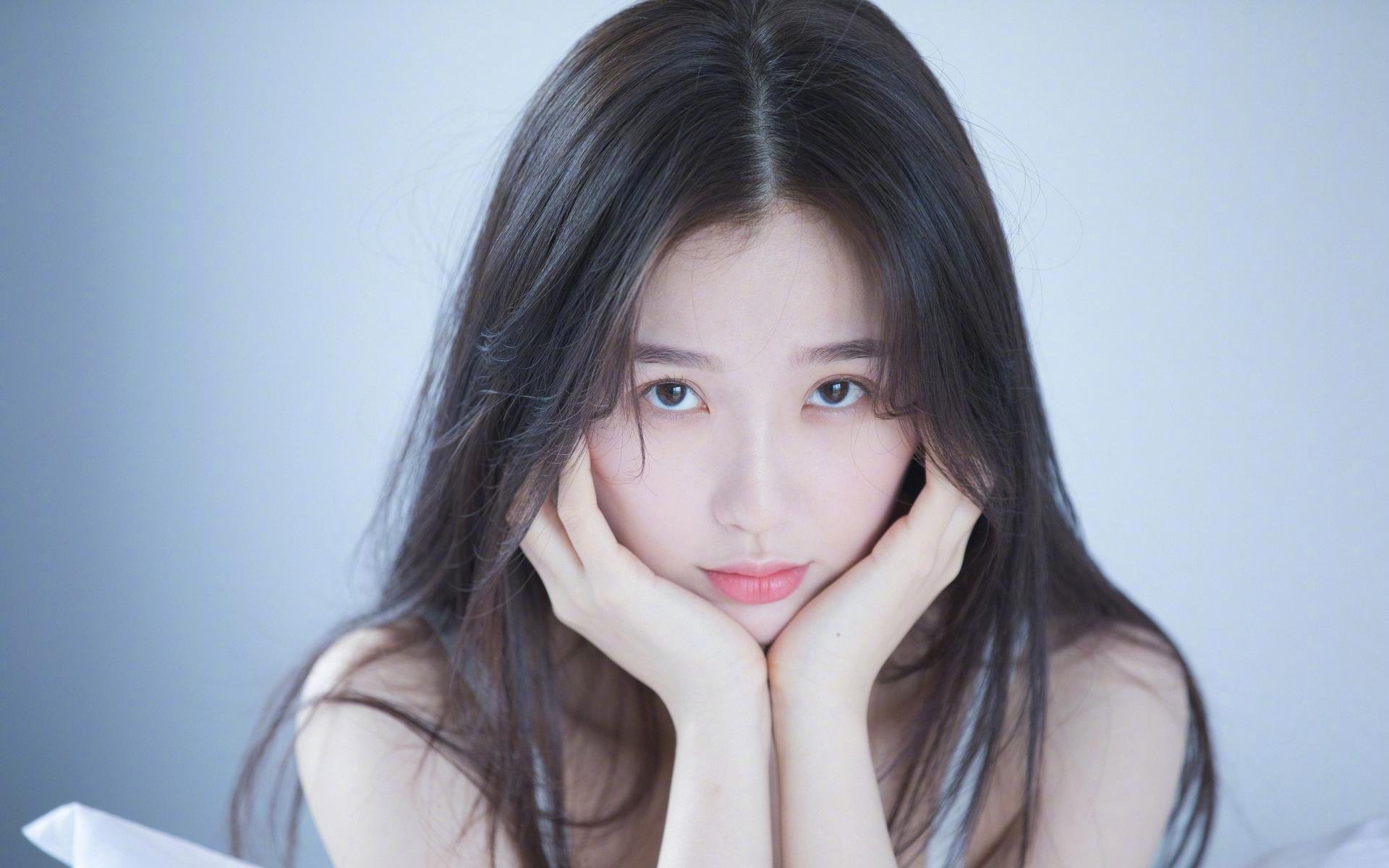 开云体育APP下载-达米恩·麦肯齐：凭借速度和精准的传球，成为全黑队攻防转换的引擎